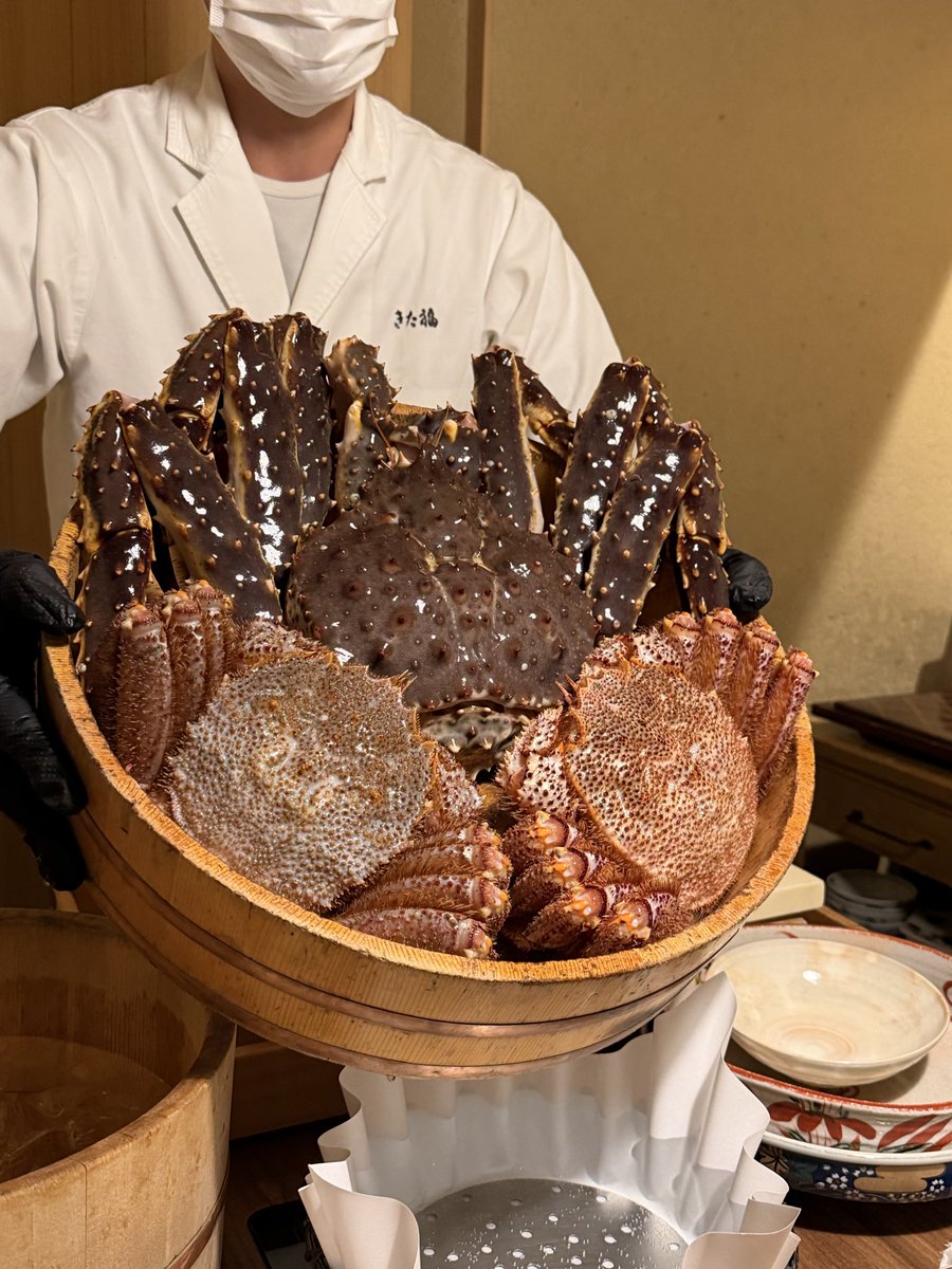 活カニ専門店の盛り合わせ(活タラバ + 活毛蟹)