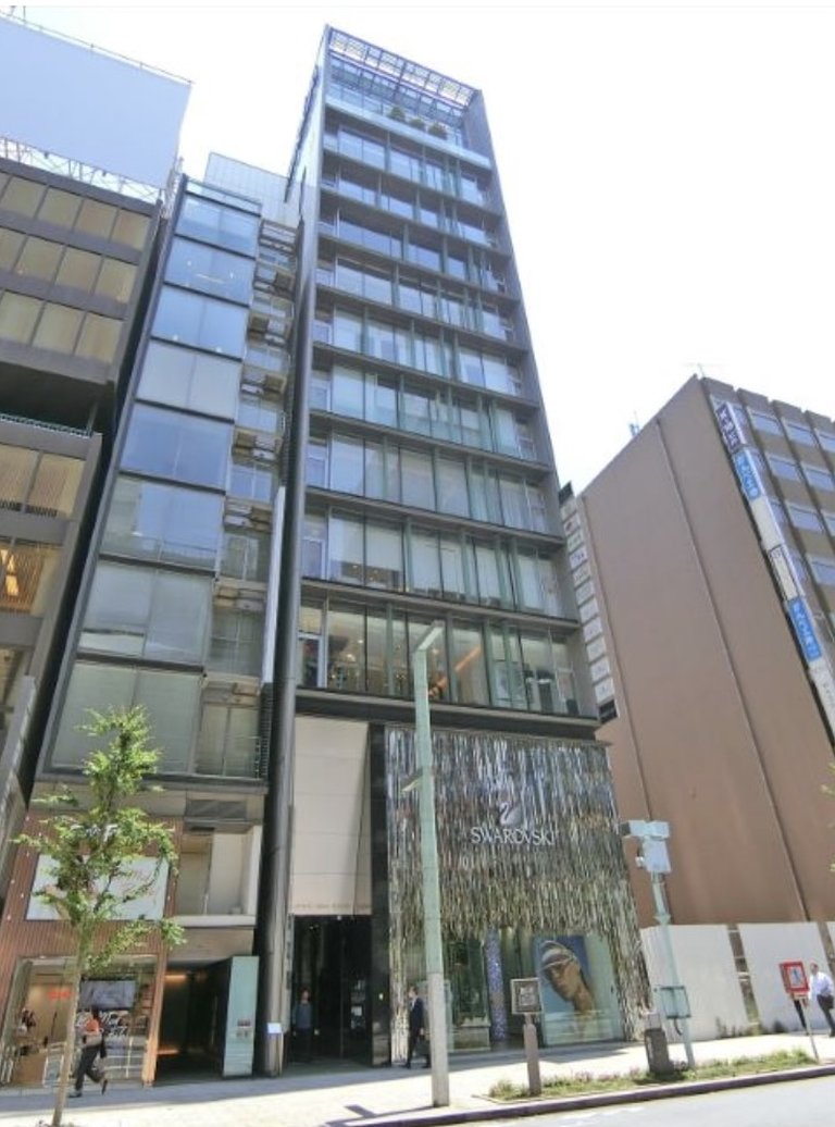 JEWEL BOX GINZA(銀座8丁目9-15)外観 — 12F+B1階・2008年竣工・1-2F スワロフスキー旗艦店